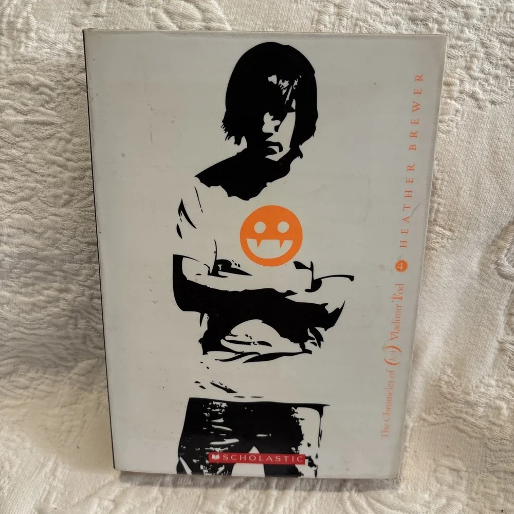 Eleventh grade Burns (The Chronicles of Vladimir Tod) - Paperback - GOOD